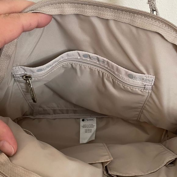 Beautiful, unique silver, iridescent LeSportsac top handle, convertible bag - Picture 6 of 6